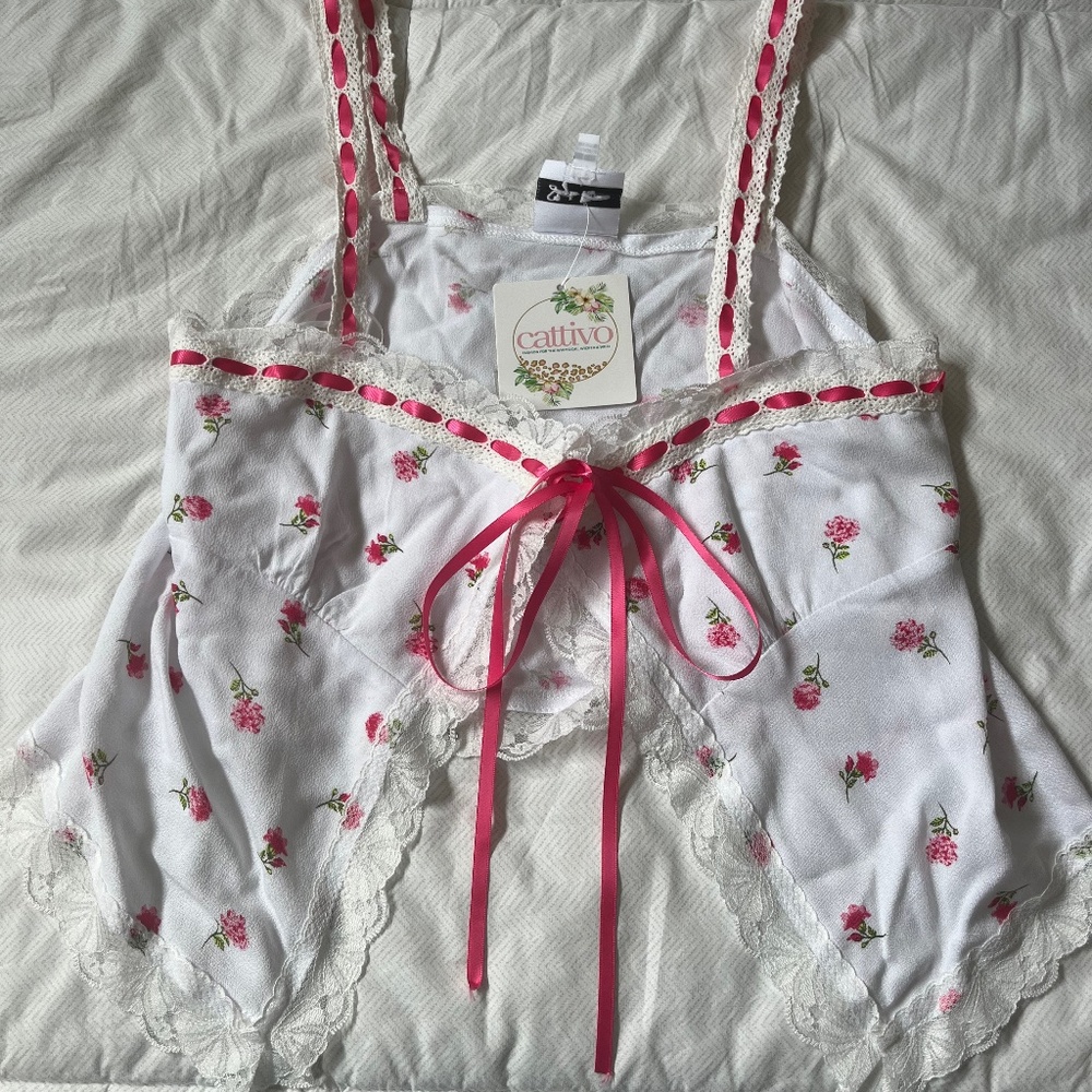 Floral white top - Cattivo